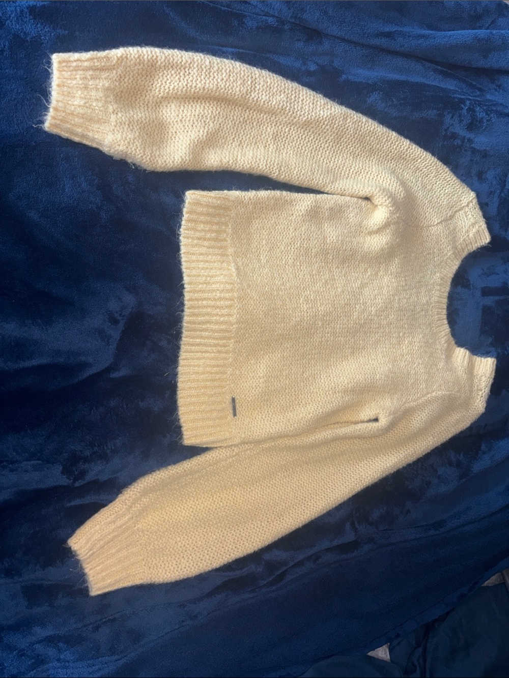 Abercrombie & Fitch Soft Yellow Women's Crewneck Sweater size S